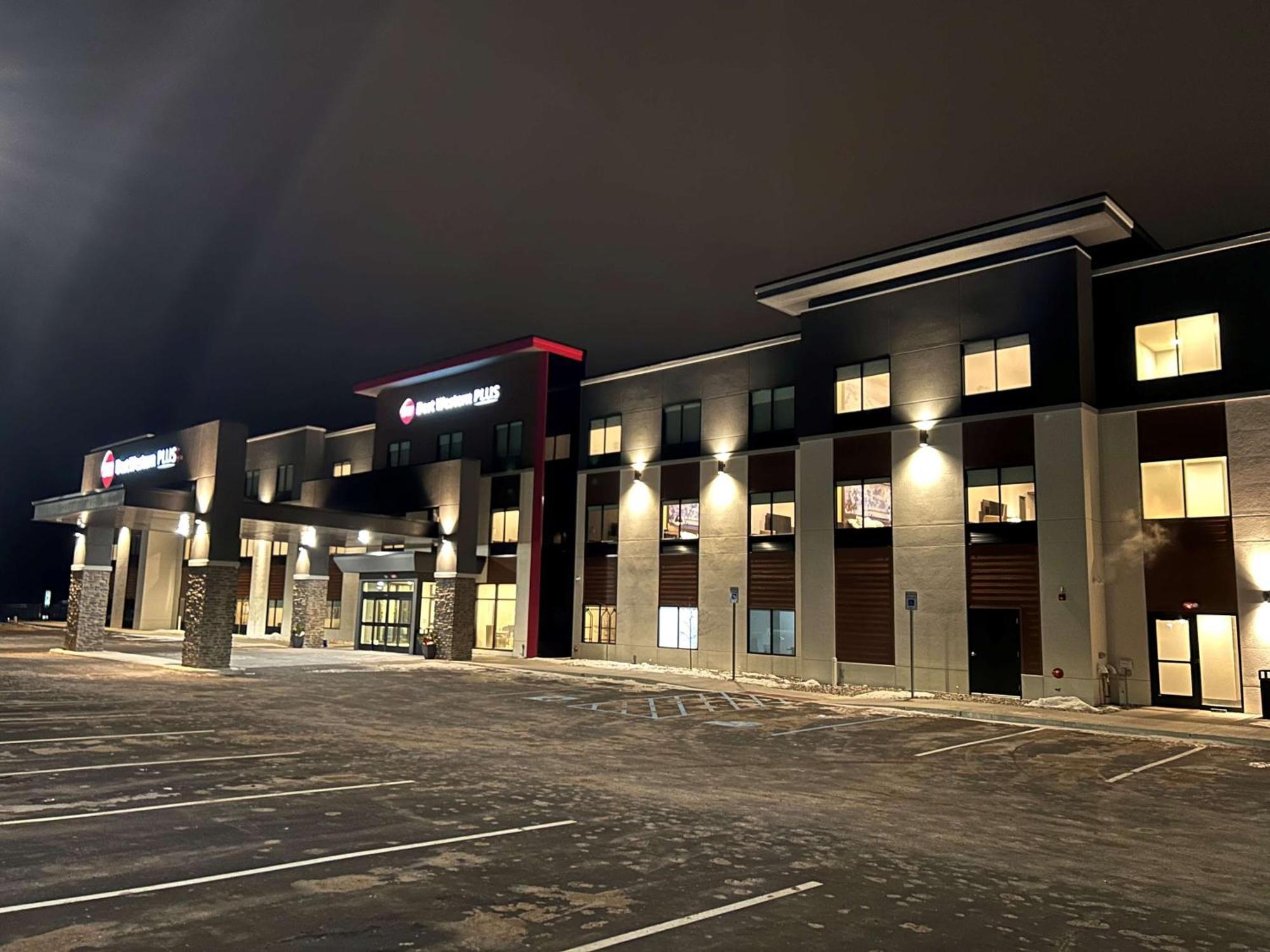 Best Western Plus Marquette Hotel & Suites Esterno foto